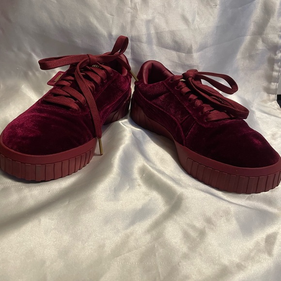 Velvet Puma Sneakers - Picture 2 of 7